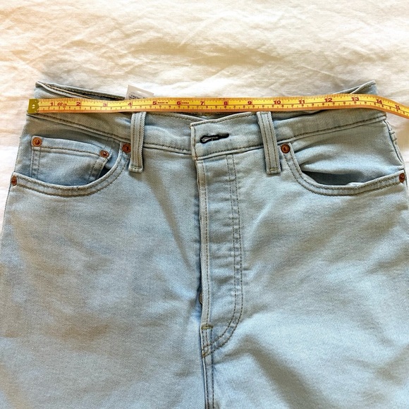Levi's Women's Ribcage Straight Ankle Jeans - Picture 16 of 16